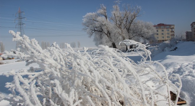 Doğu'da kar durdu, soğuk arttı