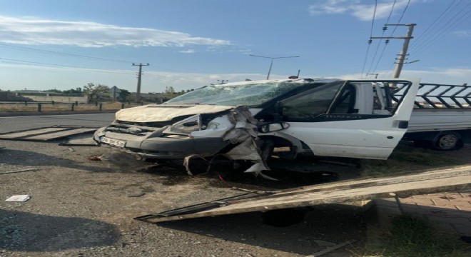 Doğubeyazıt karayolunda trafik kazası: 3 yaralı