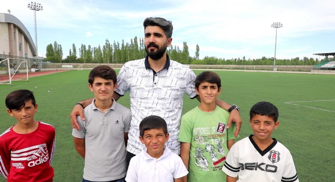 Doğulu fotoğraf sanatçısından örnek davranış