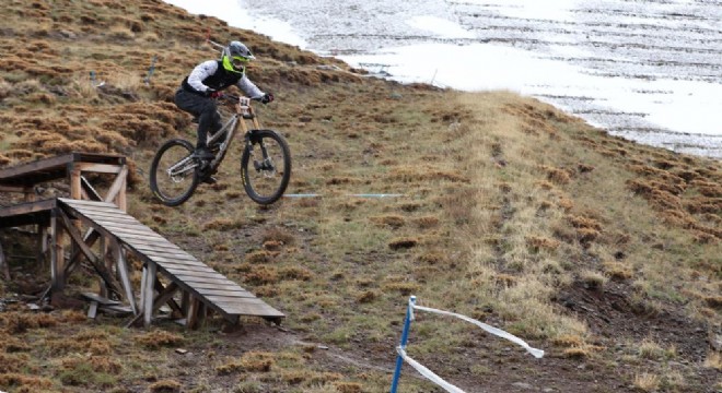 Downhill Türkiye Şampiyonası Erzurum'da  gerçekleştirildi
