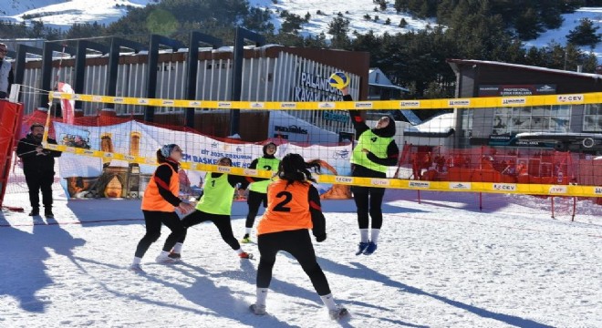 EİT 2025'te kar voleybolu heyecanı