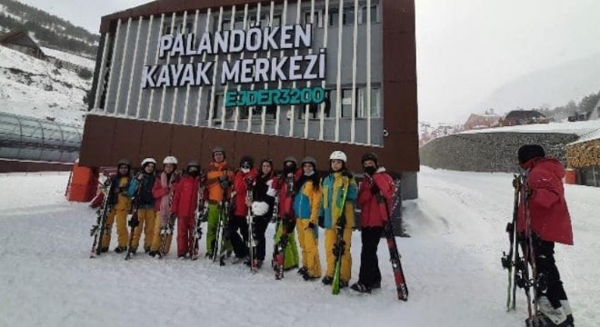 ERULDER Misafir öğrencileri Palandöken'de ağırladı