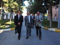 ‘Erzurum adeta şantiye'