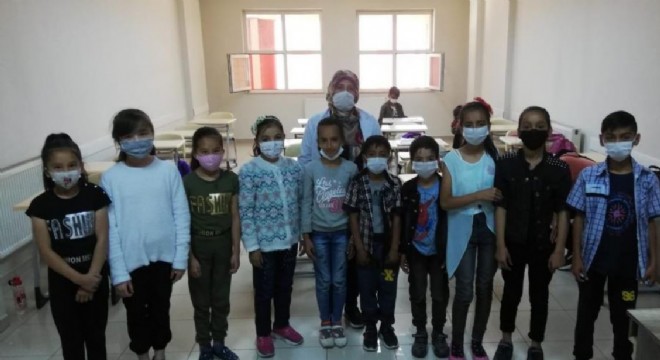 ESMEK'ten Afganistanlı çocuklara Türkçe eğitimi