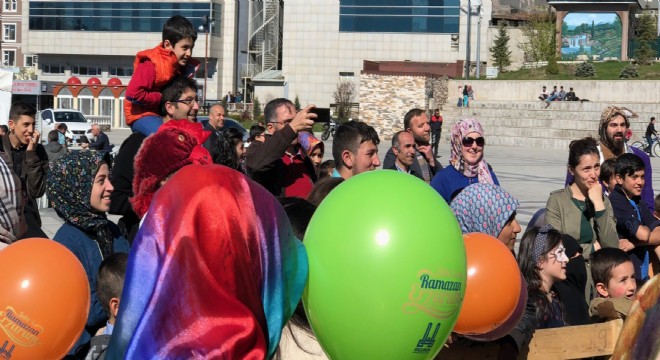 EŞT'den milli coşkuya destek