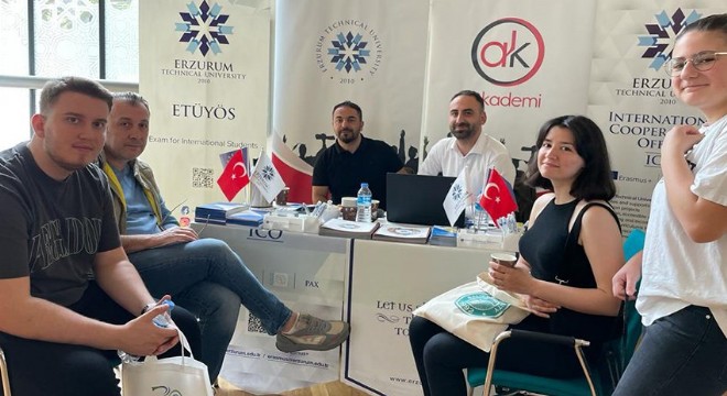 ETÜ Türk Üniversiteleri Tanıtım Fuarı'na katıldı