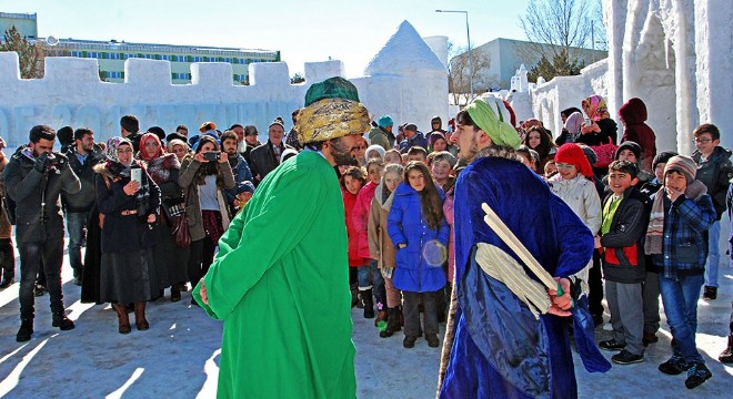 EYOF Sokağı'nda Orta Oyunu
