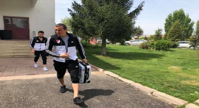 Elazığspor kafilesi Erzurum'a geldi