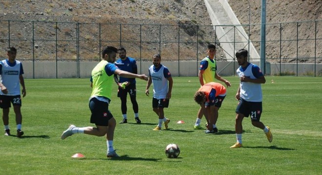Elazığspor'un Erzurum kampı başladı