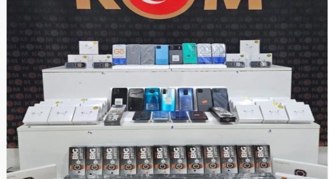 Emniyetten kaçak cep telefonu operasyonu