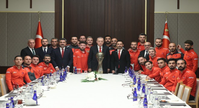 Erdoğan'dan Ampute Futbol Milli Takımı'na övgü