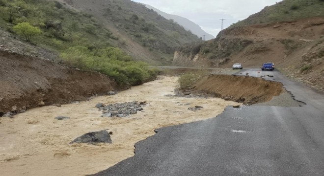 Erzincan Kemaliye'de sel hasarı