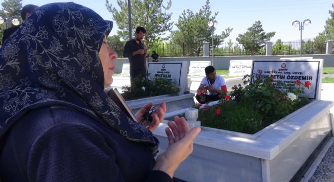 Erzincan'da dualar 15 Temmuz Şehitleri için