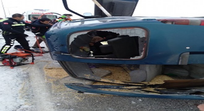 Erzincan yolunda trafik kazası: 4 yaralı