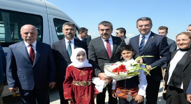 Erzurum Bakan Tekin'i ağırlıyor