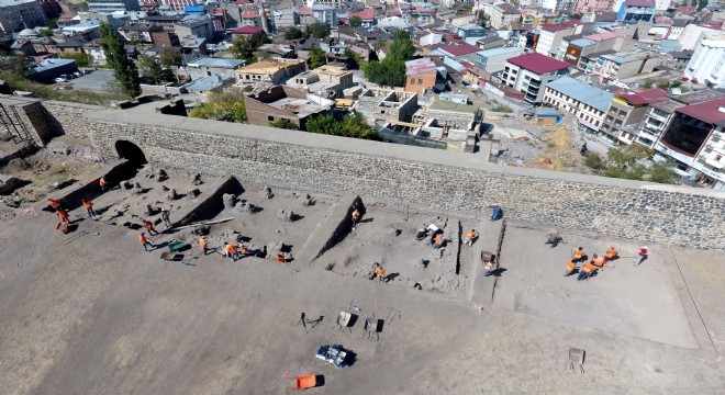 Erzurum Kalesi'nde kazı çalışmaları sürüyor