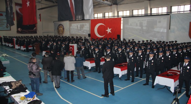 Erzurum POMEM'de mezuniyet sevinci