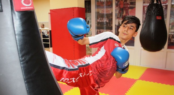 Erzurum'a gelmek için destek bekliyor