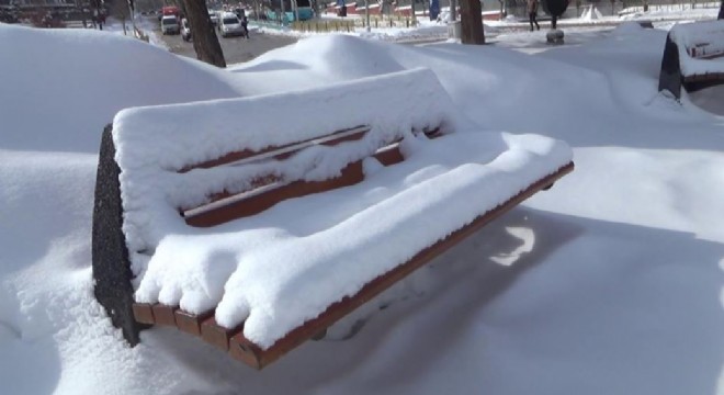 Erzurum baharda karakış yaşıyor