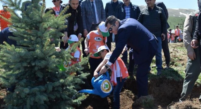 Erzurum'da 1919 fidan toprakla buluştu