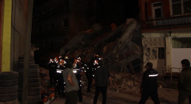 Erzurum'da 5 katlı metruk bina çöktü