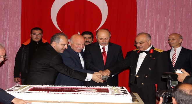 Erzurum'da Cumhuriyet resepsiyonu