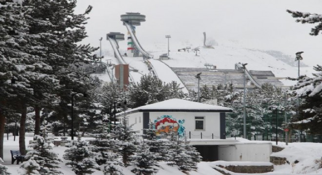 Erzurum'da Mart kapıdan baktırdı