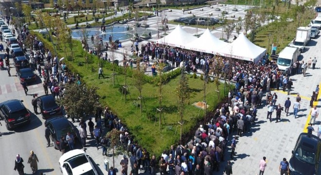 Erzurum'da binlerce kişiye aşure dağıtıldı