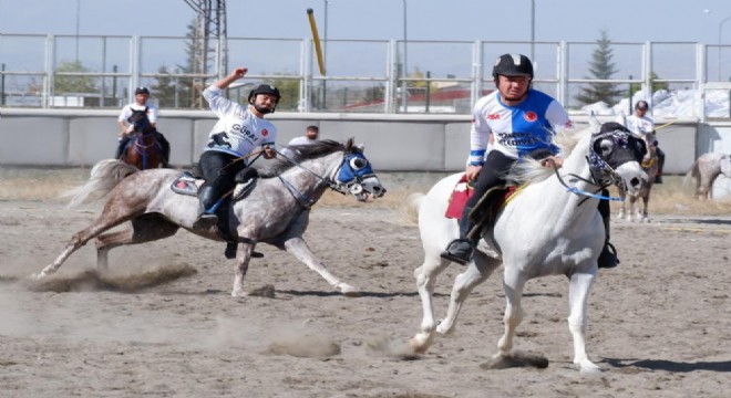 Erzurum'da cirit heyecanı sürüyor