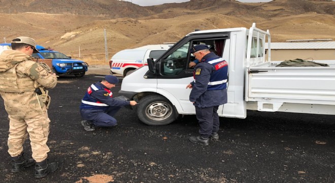 Erzurum'da kış lastiği uygulaması yapıldı