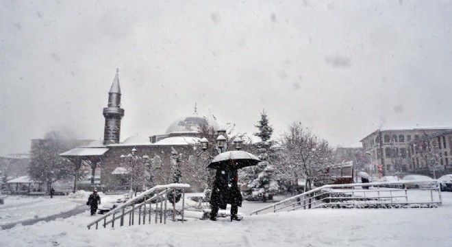 Erzurum'da okullara 1 günlük kar tatili