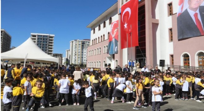 Erzurum'da zil çaldı, okullar başladı