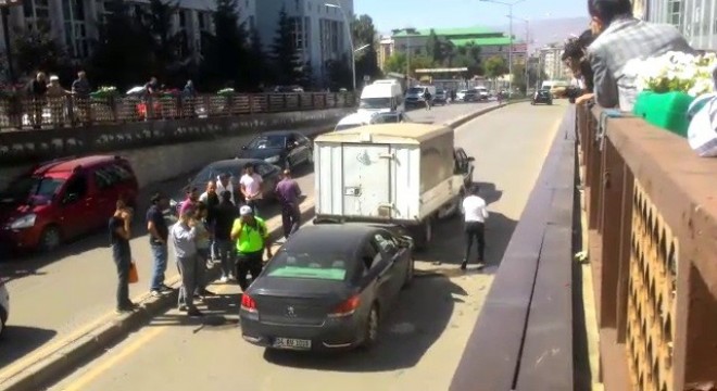Erzurum'da zincirleme trafik kazası