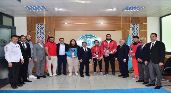 Erzurum'dan 10 madalya ile döndüler