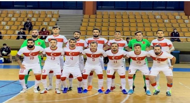 Erzurum'dan 3 futbolcu Futsal Milli takımına çağrıldı