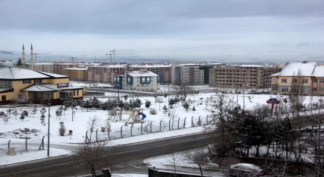 Erzurum güne karla uyandı
