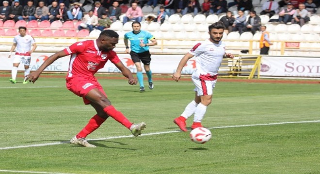 Erzurumspor 7 puan geride kaldı
