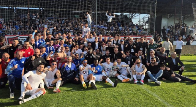 Erzurumspor maçtan sonra şampiyonluğunu kutladı