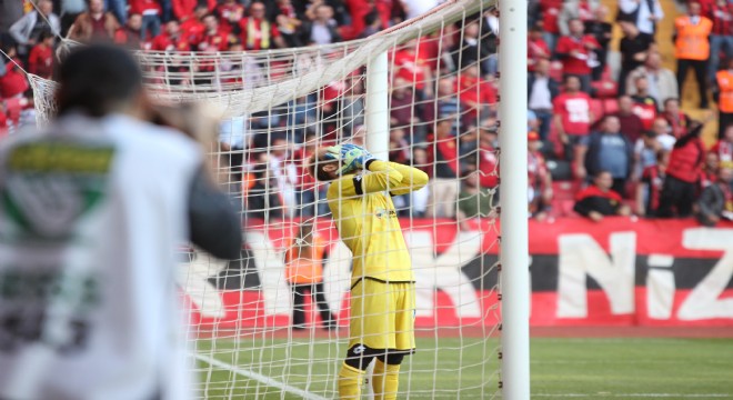 Erzurumspor ateş hattında