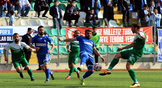 Erzurumspor içerde kayıp, dışarıda fenomen