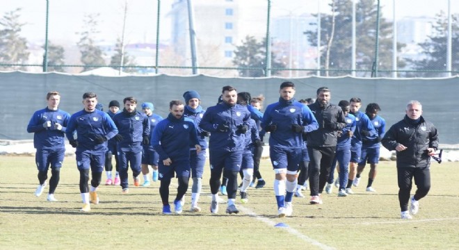 Erzurumspor kampa girdi