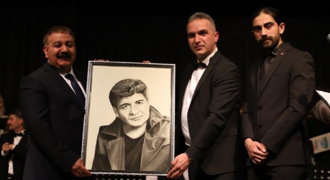 ‘Eserleriyle İbrahim Erkal' Anma Konserine yoğun ilgi