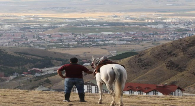 ‘Eski Çağ'dan Modern Çağ'a At'ı anlattılar