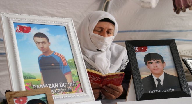 Evlat nöbetindeki ailelerden Bakan Soylu'ya destek