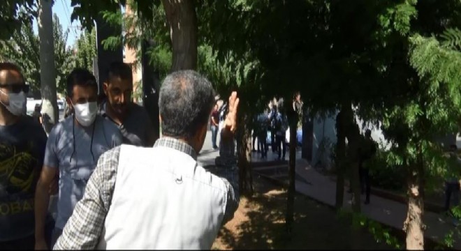 Evlat nöbetindeki ailelerden İHD'ye tepki