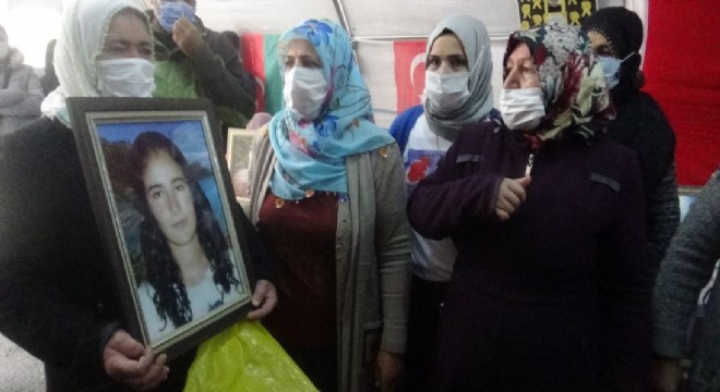 Evlat nöbetine bir Ana daha katıldı