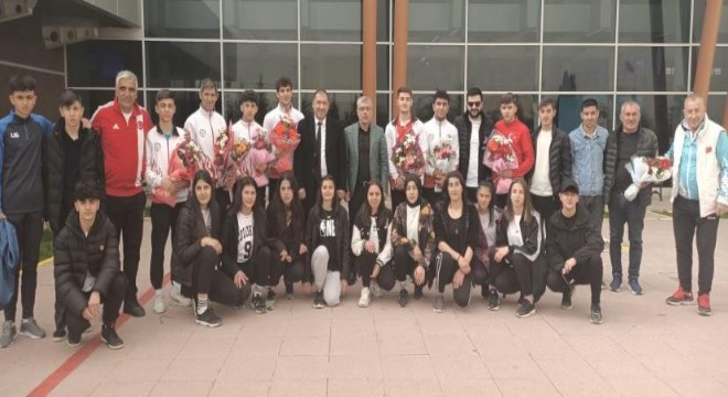 Fransa'dan madalyayla döndüler
