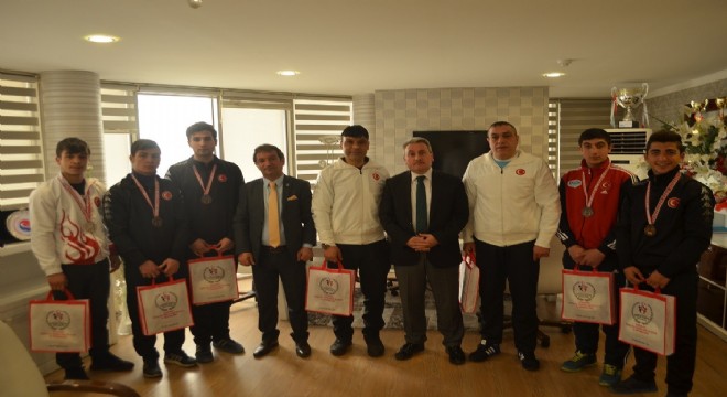 GHSİM'den başarılı boksörlere ödül
