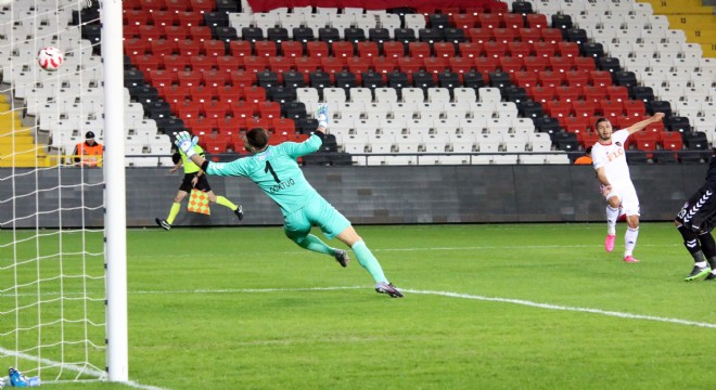 Gazişehir Manisaspor'a şans tanımadı: 2-0
