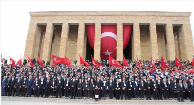 ‘Gençlerimiz insanlığın ümididir'